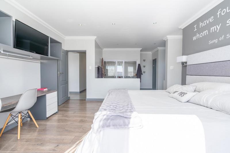 4 Bedroom Property for Sale in Laguna Sands Western Cape